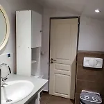 Climatisee Avec Piscine Pres De La Bed & Breakfast 3*